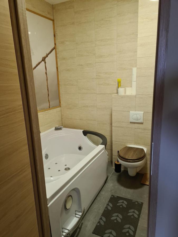 Yakuzza Apartments Гижицко Екстериор снимка
